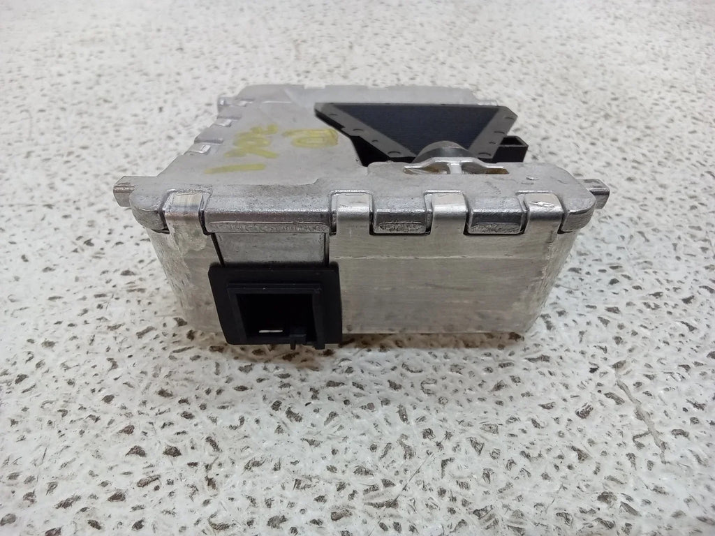Pre-Owned 14 Mercedes-Benz E-Class Front Windshield Lane Departure Camera A0009009504 OEM (Good)